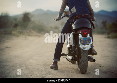 Hipster Biker an der Hooligan HoeDown - Pionier der Stadt Kalifornien. Stockfoto