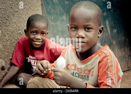 Straßenkindern in Kampala, Uganda, Ostafrika, Afrika Stockfoto