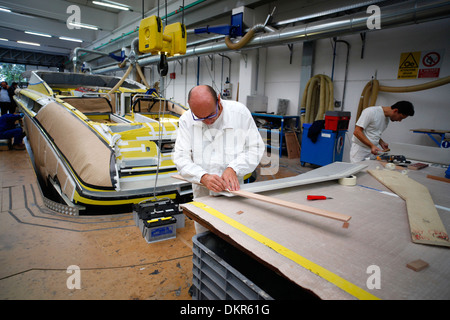 Rivarama Superyacht im Bau an der Riva-Fabrik in Sarnico, Italien. Stockfoto