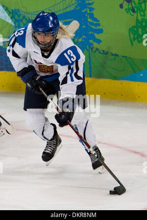 14. Februar 2010 - Vancouver, British Columbia, Kanada - Womens Hockey vorläufige Runde Finnland Shutout Russland 5-1 während der Olympischen Spiele in Vancouver 2010. Finnlands LINDA VALIMAKI (FIN) (Kredit-Bild: © Patrick T Fallon/ZUMA Press) Stockfoto