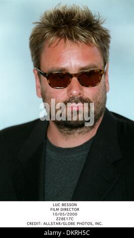 10. Mai 2000 - LUC BESSON. FILM DIRECTOR.10/05/2000.Z28E17C. CREDIT: (Kredit-Bild: © Globe Photos/ZUMAPRESS.com) Stockfoto