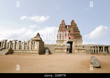 Gopuram, Vittala Tempel, Hampi, Karnataka, Indien Stockfoto