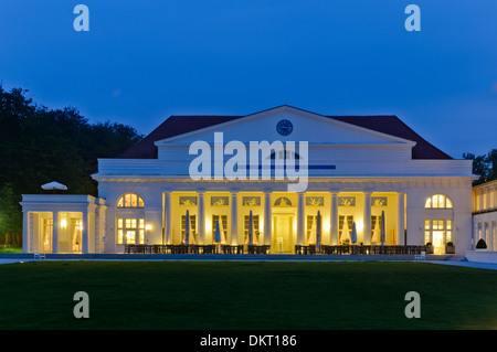 Kempinski Grand Hotel in der Nacht, Heiligendamm, Mecklenburg Vorpommern, Deutschland Stockfoto