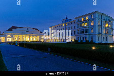 Kempinski Grand Hotel in der Nacht, Heiligendamm, Mecklenburg Vorpommern, Deutschland Stockfoto