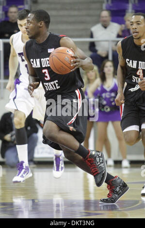 16. Februar 2010 - Verteidigung Fort Worth, Texas, USA - San Diego State Guard TYRONE SHELLEY (3) gegen die Texas Christian bewegt sich bei den Azteken 68 51 Sieg bei Daniel Meyer Coliseum in Fort Worth. San Diego State 61 Prozent seiner Aufnahmen aus dem Gebiet, aber nur einen Dreipunkt-Korb gemacht. (Kredit-Bild: © Robert Hughes/ZUMA Press) Stockfoto