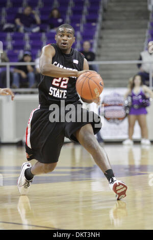 16. Februar 2010 - Verteidigung Fort Worth, Texas, USA - San Diego State Guard CHASE TAPLEY gegen die Texas Christian bewegt sich bei den Azteken 68 51 Sieg bei Daniel Meyer Coliseum in Fort Worth. San Diego State 61 Prozent seiner Aufnahmen aus dem Gebiet, aber nur einen Dreipunkt-Korb gemacht. (Kredit-Bild: © Robert Hughes/ZUMA Press) Stockfoto