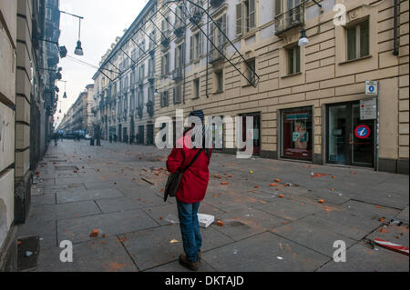 Italien-Turin-Piemont 9. Dezember 2013 Demonstration des 'Movimento dei Mistgabel' (Mistgabeln Bewegung) wie die gesamte italienische Halbinsel, die am schwierigsten in Turin interessiert. In den Bildern Via Garibaldi Credit: wirklich einfach Star/Alamy Live-Nachrichten Stockfoto