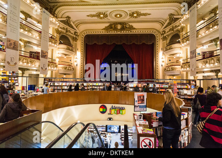 El Ateneo Grand Splendid gehört zu den bekanntesten Buchhandlungen in Buenos Aires, Argentinien. Stockfoto