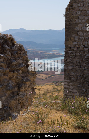 Blick von der Burg Ruinen bei Teba, über die umliegende Landschaft, Andalusien, Spanien Stockfoto