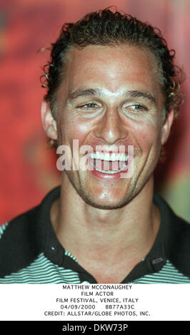 4. September 2000 - Filmfestival, Venedig, Italien - MATTHEW MCCONAUGHEY. FILM-SCHAUSPIELER. FILM FESTIVAL, VENEDIG, ITALY.04/09/2000.BB77A33C. CREDIT: (Kredit-Bild: © Globe Photos/ZUMAPRESS.com) Stockfoto