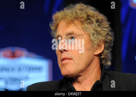 4. Februar 2010 - Fort Lauderdale, Florida, USA - The Who lead-Sänger ROGER DALTRY während einer Pressekonferenz NFL Super Bowl Medien Center in Fort Lauderdale, Florida Wer wird als die Halbzeit-Showact in Superschüssel Sonntag durchführen. (Kredit-Bild: © JB Skipper/ZUMA Press) Stockfoto