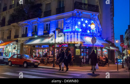 Paris, Frankreich, Gay Bar, „The Open Cafe“ im Marais, Outside, Front Night Street, lgbt Sidewalk Night, marais Gay (jetzt geschlossen) Winter Stockfoto