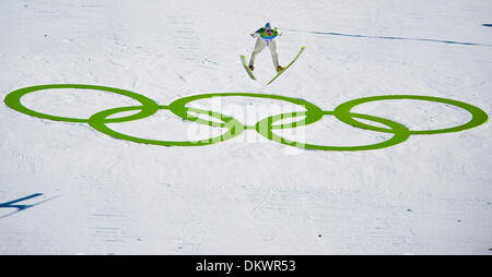 20. Februar 2010 - Whistler, Britisch-Kolumbien, Kanada - MICHAEL UHRMANN Deutschland fliegt durch die Luft in der zweiten Runde von den Herren Großschanze Skispringen bei den Olympischen Winterspiele 2010 in Whistler, British Columbia, Kanada (Credit-Bild: © Jed Conklin/ZUMA drücken) Stockfoto