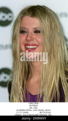 11. November 2000 - ALADDIN HOTEL, LAS VEGAS, NEVA - TARA REID. ACTRESS.DA, USA. ALADDIN HOTEL, LAS VEGAS, NEVA.11/11/2000.BC77F33AC. CREDIT: (Kredit-Bild: © Globe Photos/ZUMAPRESS.com) Stockfoto