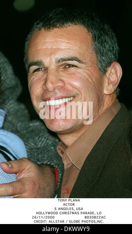 26. November 2000 - HOLLYWOOD CHRISTMAS PARADE, LO - TONY PLANA. SCHAUSPIELER. S-ANGELES, USA. HOLLYWOOD CHRISTMAS PARADE, LO.26/11/2000.BD30B22AC. CREDIT: (Kredit-Bild: © Globe Photos/ZUMAPRESS.com) Stockfoto