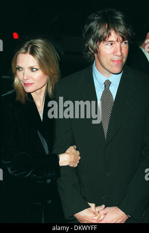 MICHELLE PFEIFFER. DAVID KELLY. SCHAUSPIELERIN & MANN. LOS ANGELES, USA.03/12/2001.BN36A32A Stockfoto