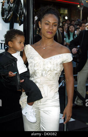 JADA PINKETT SMITH & WILLOW. SCHAUSPIELERIN & TOCHTER. WESTWOOD, LOS ANGELES, USA.26/06/2002.LAB5533. Stockfoto