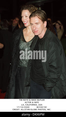 17. Oktober 2000 - LA, Kalifornien, USA - TIM ROTH & NIKKI BUTLER. SCHAUSPIELER & FRAU. LA, KALIFORNIEN, USA.17/10/2000.BC55E19C. CREDIT: (Kredit-Bild: © Globe Photos/ZUMAPRESS.com) Stockfoto