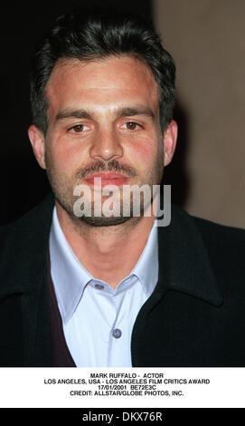 17. Januar 2001 - LOS ANGELES FILM CRITICS AWARD - MARK RUFFALO - Schauspieler. LOS ANGELES, USA - LOS ANGELES FILM CRITICS AWARD.17/01/2001 BE72E3C. CREDIT: (Kredit-Bild: © Globe Photos/ZUMAPRESS.com) Stockfoto