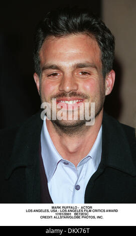 17. Januar 2001 - LOS ANGELES FILM CRITICS AWARD - MARK RUFFALO - Schauspieler. LOS ANGELES, USA - LOS ANGELES FILM CRITICS AWARD.17/01/2001 BE72E5C. CREDIT: (Kredit-Bild: © Globe Photos/ZUMAPRESS.com) Stockfoto