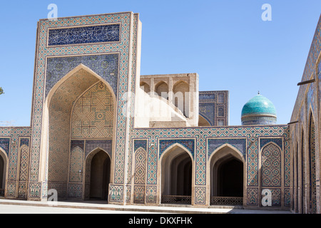 Islamischer Architektur in Hof, Kalon Moschee, (Kalyan Moschee), Kuppel der Mir ich Arab Medresse, Buchara, Usbekistan Stockfoto