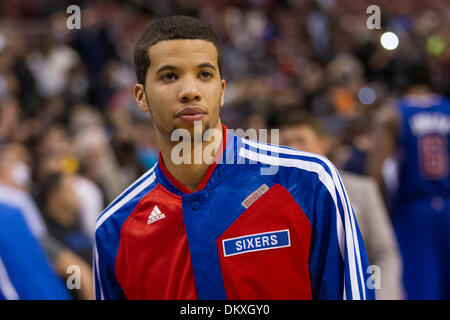 Philadelphia, Pennsylvania. 9. Dezember 2013. Philadelphia 76ers Point Guard Michael Carter-Williams (1) sieht nach dem NBA-Spiel zwischen den Los Angeles Clippers und die Philadelphia 76ers im Wells Fargo Center in Philadelphia, Pennsylvania. Die Clippers gewinnen 94-83. Christopher Szagola/Cal Sport Media/Alamy Live-Nachrichten Stockfoto