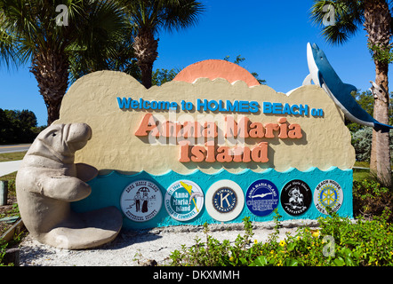 Willkommen Sie auf Anna Maria Island Zeichen in Holmes Beach auf SR 64, Anna Maria Island, Manatee County, Golfküste, Florida, USA Stockfoto