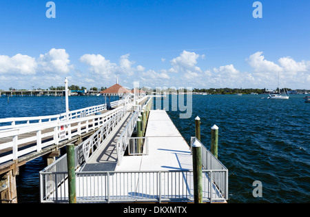 Historische Brücke Street Pier, Bradenton Beach, Anna Maria Island, Manatee County, Golfküste, Florida, USA Stockfoto