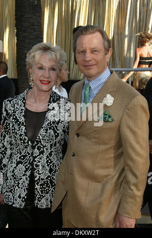 MICHAEL YORK & FRAU. SCHAUSPIELER & PATRICIA MCCALLUM. SAL, LA, USA. UNIVERSAL AMPHITHEATER, UNIVER.22/07/2002.LAB6520. Stockfoto