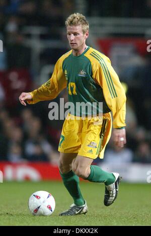 19. April 1942 - ENGLAND V Australien - CRAIG MOORE. AUSTRALIEN & GLASGOW RANGERS FC. UPTON PARK, LONDON, ENGLAND. ENGLAND V AUSTRALIA.12/02/2003.DIC11542. K47872. WELT CUP PREWIEW 2006. (Kredit-Bild: © Globe Photos/ZUMAPRESS.com) Stockfoto