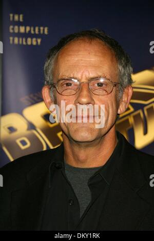 16. Dezember 2002 - Kalifornien, USA - K28069MR zurück in die Zukunft Trilogie DVD LAUNCH-PARTY. COURTHOUSE SQUARE, UNIVERSAL CITY, CA.12/16/02. MILAN RYBA / 2002.CHRISTOPHER LLOYD (Kredit-Bild: © Globe Photos/ZUMAPRESS.com) Stockfoto