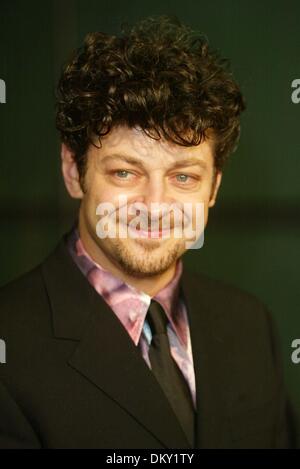 16. Dezember 2002 - ANDY SERKIS. PREMIERE "HERR DER RINGE: DIE ZWEI TÜRME". ARCLIGHTÂ «S CINERAMA DOME, HOLLYWOOD, USA 02/15. ALEC MICHAEL. Â © 2002 (Kredit-Bild: © Globe Photos/ZUMAPRESS.com) Stockfoto