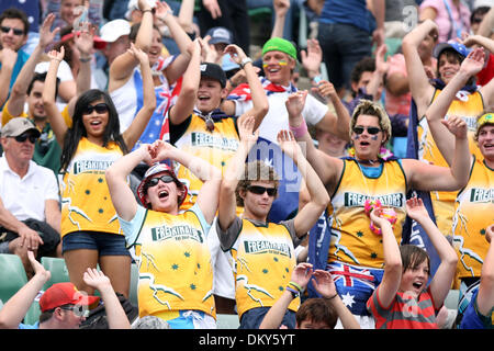 19. Januar 2010 - Melbourne, Victoria, Australien - Australien-Fans während der Ana Ivanovic (SRB) Vs Shenay Perry (USA) in Runde 1 entsprechen spielen der 2010 Australian Open der Tennis. (Kredit-Bild: © MM Bilder/ZUMA Press) Stockfoto