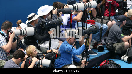 19. Januar 2010 - Melbourne, Victoria, Australien - Fotografen während der Ana Ivanovic (SRB) Vs Shenay Perry (USA) in Runde 1 entsprechen spielen der 2010 Australian Open der Tennis. (Kredit-Bild: © MM Bilder/ZUMA Press) Stockfoto