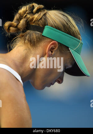 20. Januar 2010 - besiegte Melbourne, Victoria, Australien - Justine Henin (BEL) ELENA DEMENTIEVA 7-5, 7-6 während der Runde eine Aktion bei den Australian Open 2010. (Kredit-Bild: © MM Bilder/ZUMA Press) Stockfoto