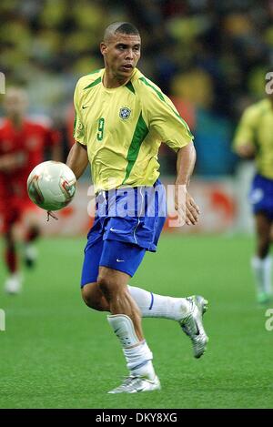 19. April 1942 - Brasilien V Türkei - RONALDO. BRASILIEN & INTER MAILAND. INTERNATIONAL STADIUM YOKOHAMA. BRASILIEN V TURKEY.26/06/2002.DIB4095. K47872. WELT CUP PREWIEW 2006. (Kredit-Bild: © Globe Photos/ZUMAPRESS.com) Stockfoto