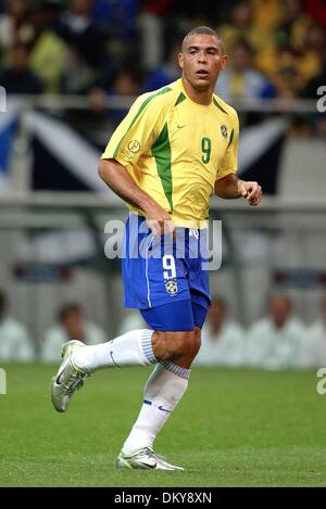 19. April 1942 - Brasilien V Türkei - RONALDO. BRASILIEN & INTER MAILAND. SAITAMA STADIUM, SAITAMA, JAPA. BRASILIEN V TURKEY.26/06/2002.DI3942. K47872. WELT CUP PREWIEW 2006. (Kredit-Bild: © Globe Photos/ZUMAPRESS.com) Stockfoto