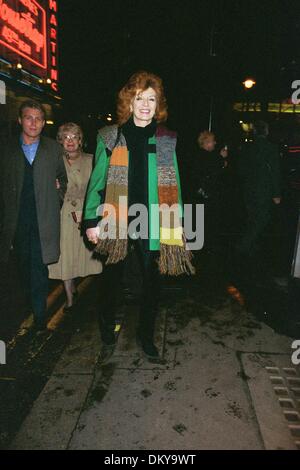 9. März 2001 - London, Großbritannien - exklusive Â © JACK LUDLAM  08 03 01.RULA LENSKA im IVY RESTAURANT, LONDON. (Kredit-Bild: © Jack Ludlam) Stockfoto