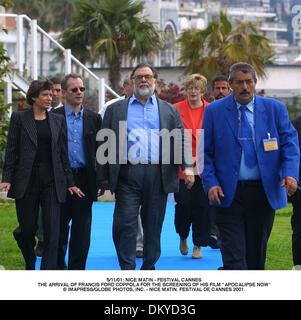 22. Mai 2001 -.5/11/01: NICE MATIN - FESTIVAL CANNES. DIE ANKUNFT VON FRANCIS FORD COPPOLA FÜR DIE VORFÜHRUNG SEINES FILMS '' JETZT APOCALIPSE''. Â © IMAPRESS / NICE MATIN. FESTIVAL DE CANNES 2001. (Kredit-Bild: © Globe Photos/ZUMAPRESS.com) Stockfoto