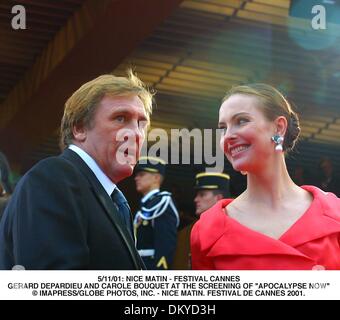 22. Mai 2001 -.5/11/01: NICE MATIN - FESTIVAL CANNES. GERARD DEPARDIEU UND CAROLE BOUQUET BEI DER VORFÜHRUNG VON "APOCALYPSE NOW". Â © IMAPRESS / NICE MATIN. FESTIVAL DE CANNES 2001. (Kredit-Bild: © Globe Photos/ZUMAPRESS.com) Stockfoto