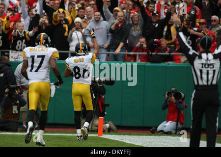 22. November 2009 - Kansas City, Missouri, USA - 22. November 2009: Pittsburgh Steelers Wide Receiver Hines Ward (86) Partituren Touchdown im Spiel zwischen der Pittsburgh Steelers und die Kansas City Chiefs im Arrowhead Stadium in Kansas City, Missouri.  Die Häuptlinge besiegten die Steelers 27-24 im OT. (Kredit-Bild: © James Allison/Southcreek Global/ZUMApress.com) Stockfoto