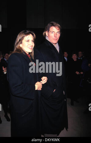 24. Februar 1998 - L7673AR. NATIONAL BOARD REVIEW CHRISTOPHER REEVE MIT FRAU DANA 28.02.1994. ANDREA RENAULT / Fotos (Kredit-Bild: © Globe Photos/ZUMAPRESS.com) Stockfoto
