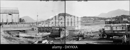 Der Wrangell Harbor, der sich in Alaska befindet, wird bei Ebbe gezeigt und zeigt die innere Bucht des Hafens. Wrangell ist bekannt für seine natürliche Schönheit und dient als Tor zum Tourismus und der Fischindustrie Alaskas. Stockfoto