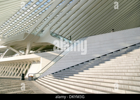 Futuristischer Bau eines Bahnhofs in Lige, Belgien. Stockfoto