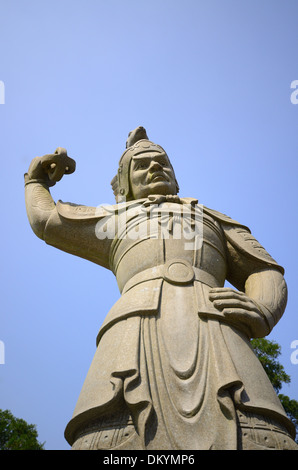 schöne chinesische Art Gottheit Riese, der den Tempeleingang zu schützen Stockfoto