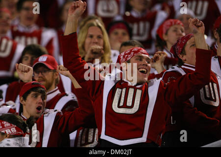 29. Dezember 2009 - Orlando, Florida, USA - 29. Dezember 2009: The Wisconsin Band feiert einen Touchdown. Wisconsin Badgers besiegte die Miami Hurricanes 20-14 in der Champs Sport Bowl im Citrus Bowl in Orlando, Florida (Credit-Bild: © Margaret Bowles/Southcreek Global/ZUMApress.com) Stockfoto