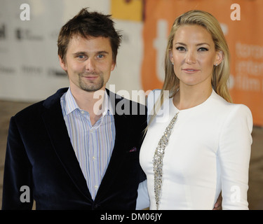 Matthew Bellamy und Kate Hudson 'Nur ungern fundamentalistischen' premiere Ankunft in der Roy Thomson Hall in Toronto 2012 Stockfoto