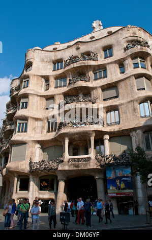 Casa Mila oder La Pedrera, Außenfassade von Antoni Gaudi, Barcelona, Katalonien, Spanien Stockfoto