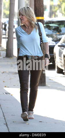 Sharon Stone in einem Friseursalon in West Hollywood. Los Angeles, Kalifornien - 06.09.12 Stockfoto