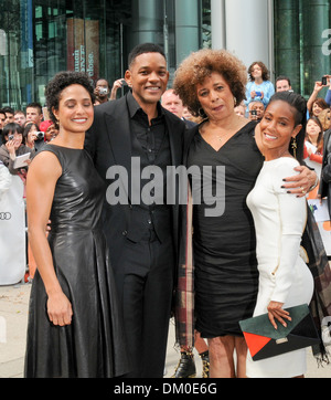 Shola Lynch wird Angela Davis Smith und Jada Pinkett Smith 2012 Toronto Filmfestival - "frei Angela und alle politischen Stockfoto